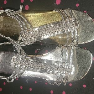 😊🫠😊 silver sling heel